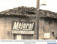 Insurrección Popular de Estelí - Techo destruido por bombas lanzadas por aviones en el barrio El Calvario - Septiembre de 1978